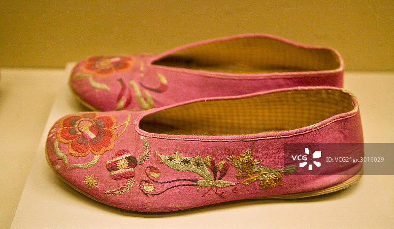 绣花鞋图片素材