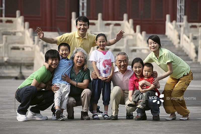 东方人欢聚在故宫太庙图片素材