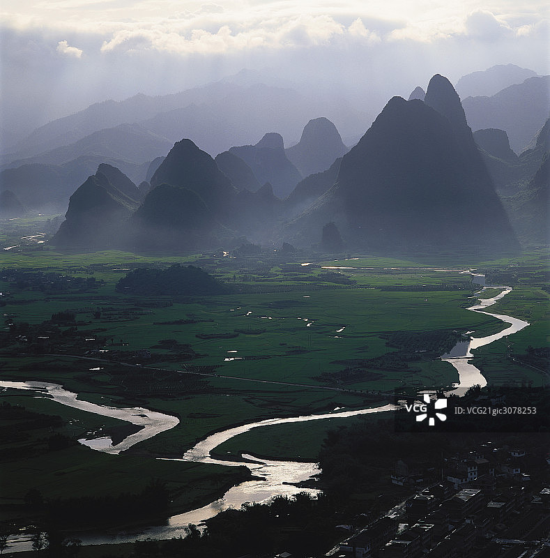 阳朔县兴坪乡老寨山上图片素材