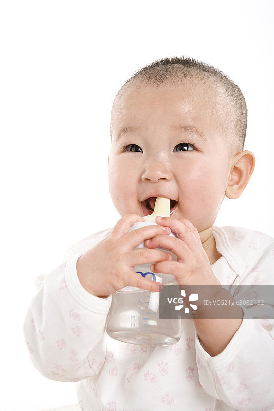 婴儿和奶瓶图片素材
