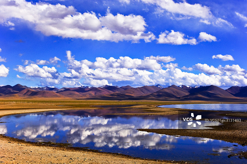风景秀丽的纳木错湖水图片素材