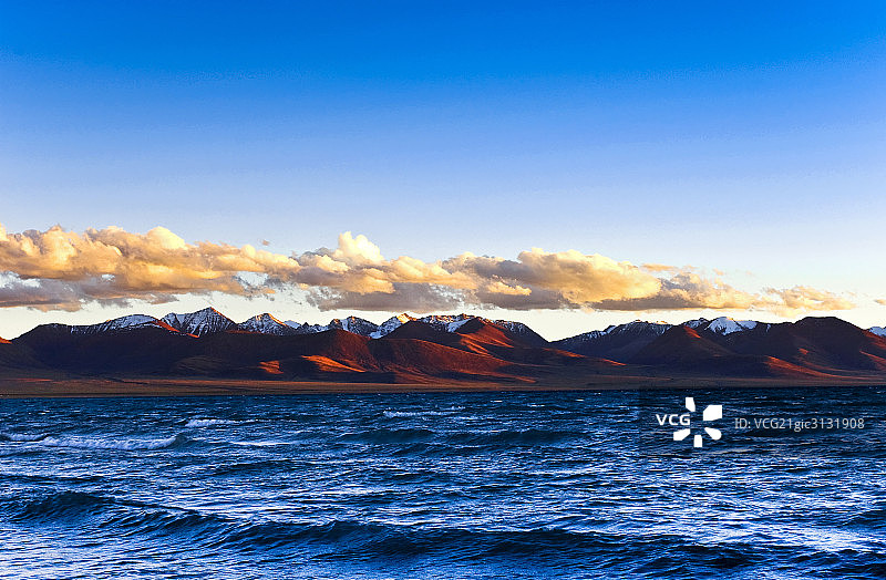 风景秀丽的纳木错湖水图片素材