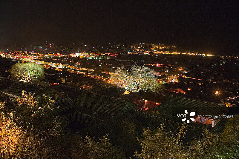 云南省丽江民居夜景图片素材