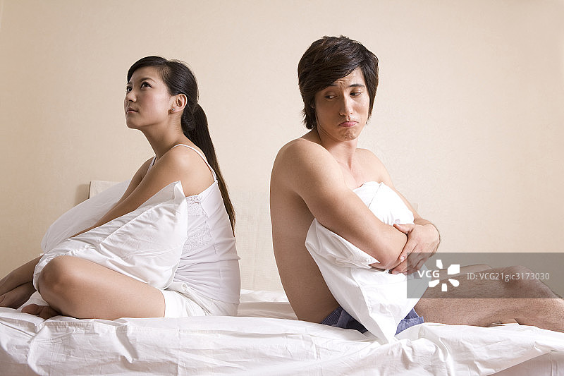 生气的年轻夫妇图片素材