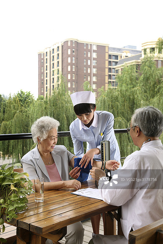 东方家庭休闲生活图片素材