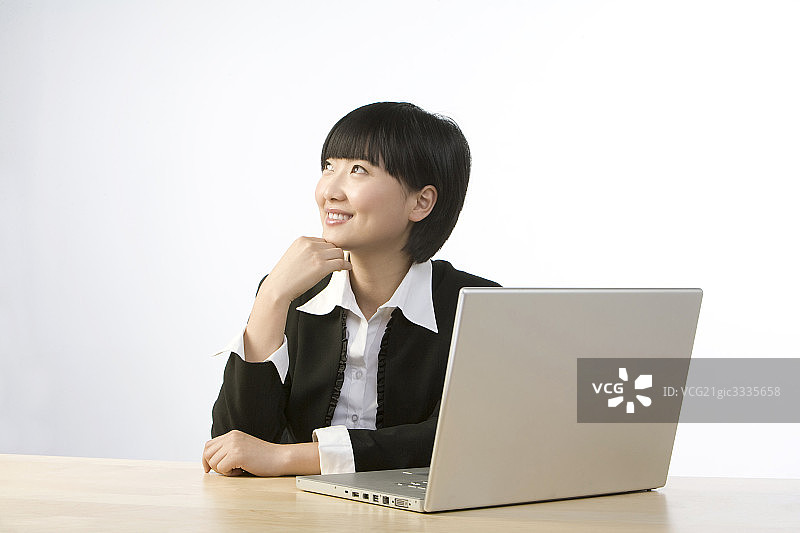 思考的商务人士图片素材