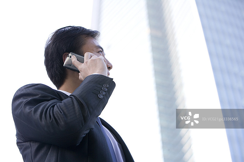 打手机的商务男士图片素材