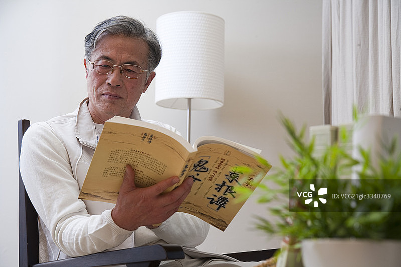 60多岁的老人图片素材