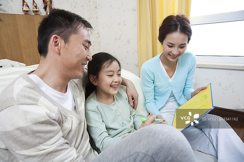 当今中国的家庭生活图片素材