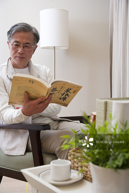 60多岁的老人图片素材