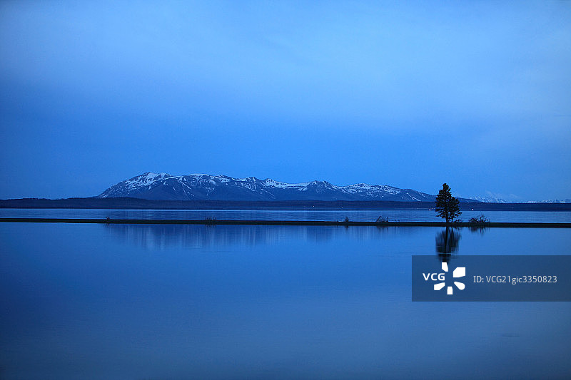yellowstone lake图片素材