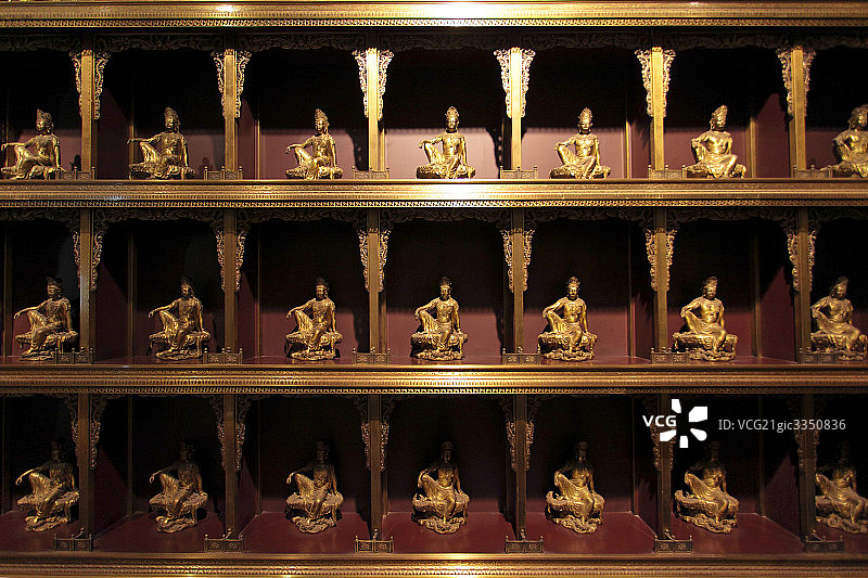 青铜佛像雕塑图片素材