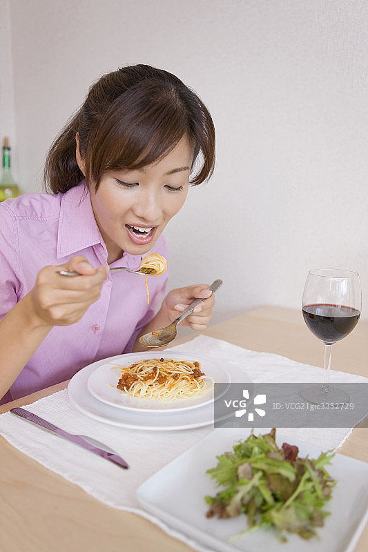 美女吃饭图片素材