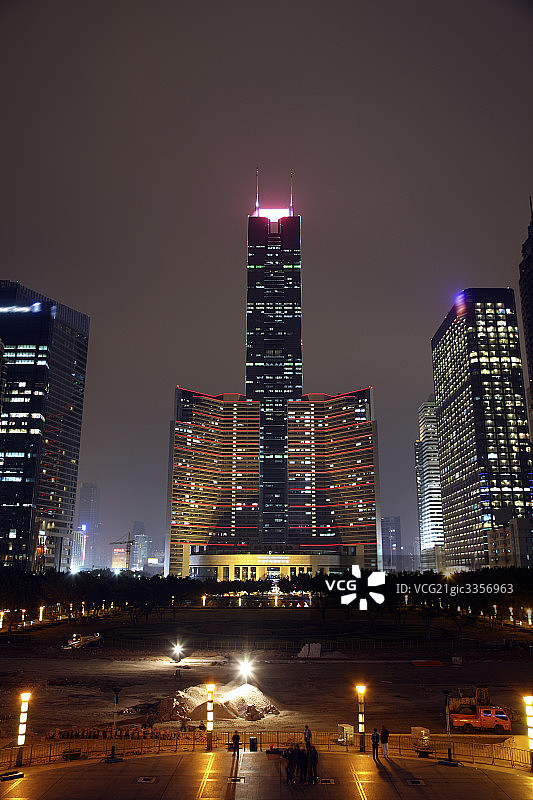 广州中信大厦夜景图片素材