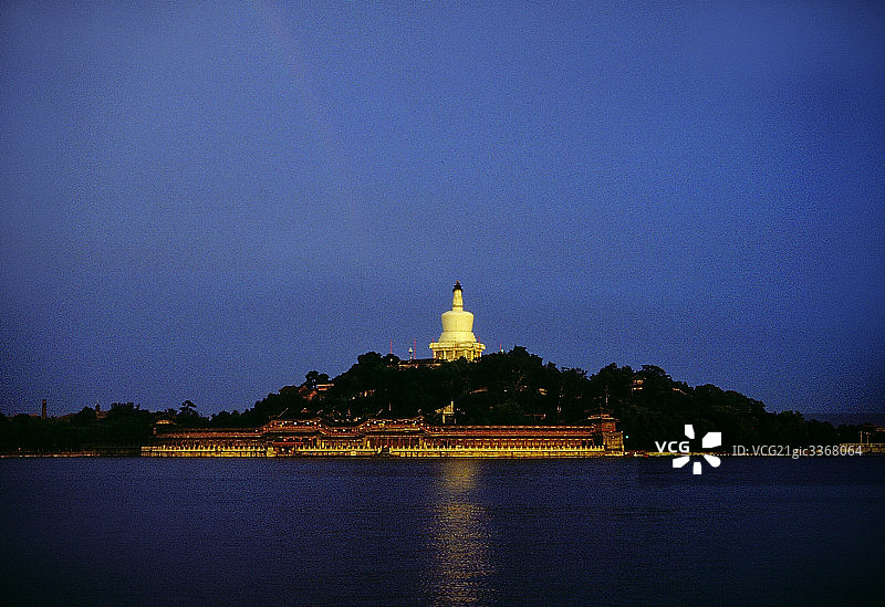 北京北海公园夜景图片素材