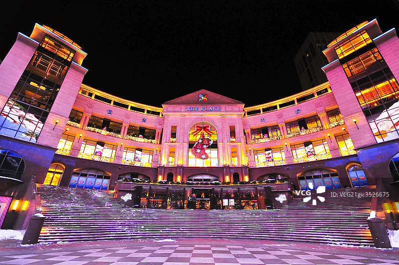 中国北京世贸天街，繁华夜景图片素材