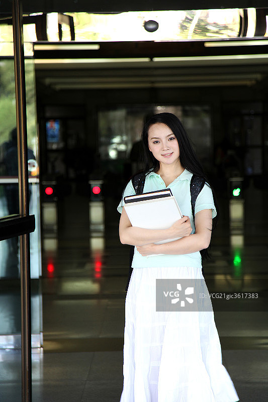 东方女大学生图片素材