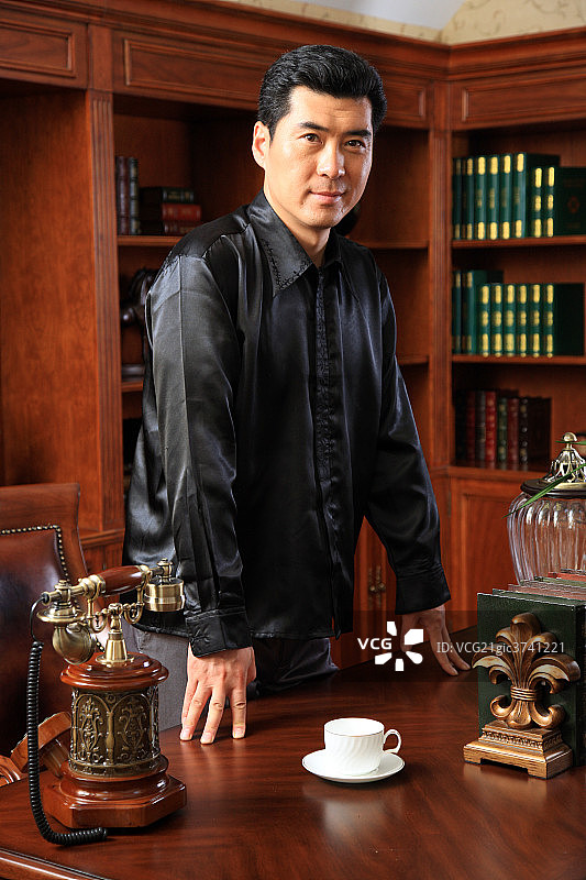 东方男人图片素材