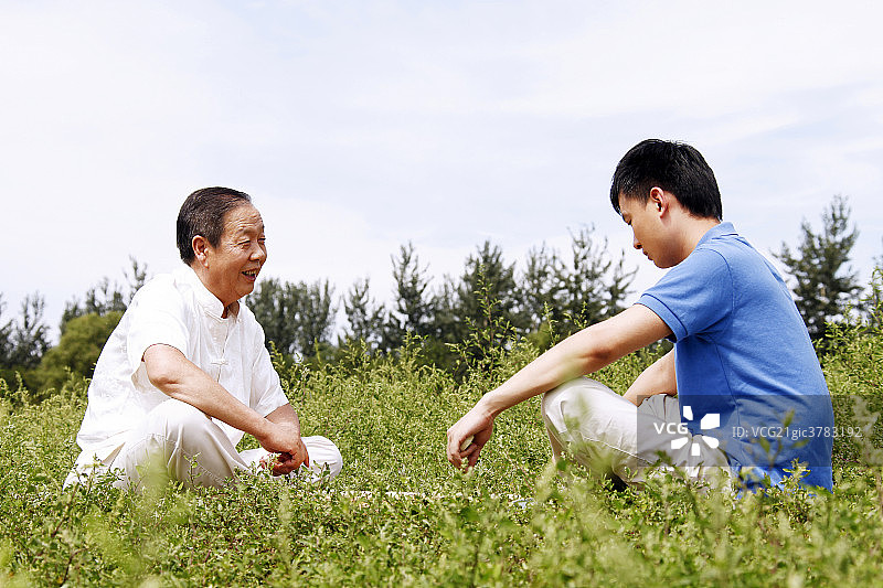 东方人物家庭生活图片素材