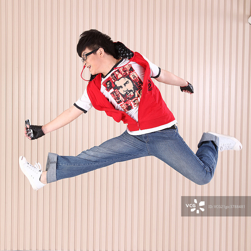 充满活力的男孩图片素材