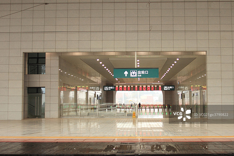 高速铁路站出口远景图片素材