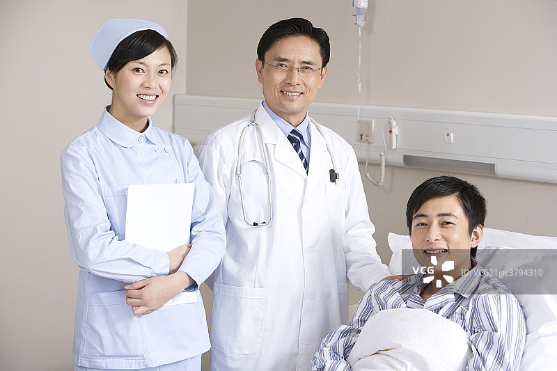 医生给病人做检查图片素材