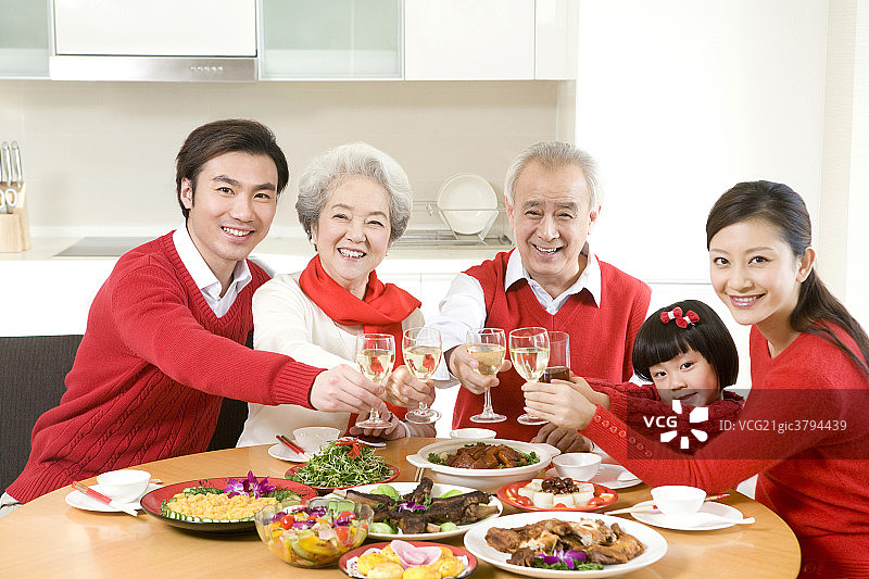 全家一起过春节图片素材