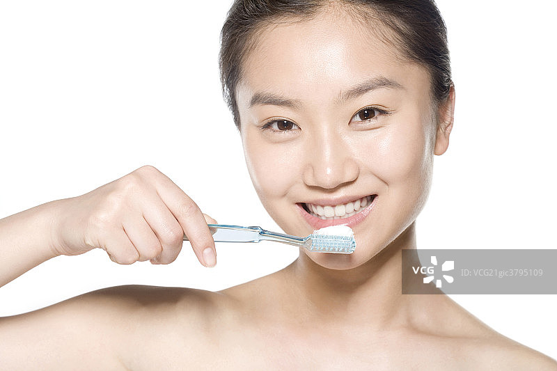 美女刷牙图片素材