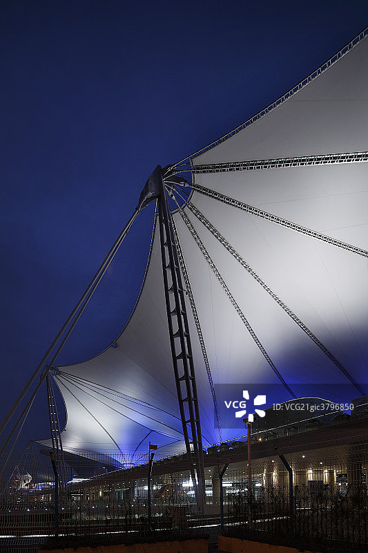 上海世博会建筑世博轴图片素材