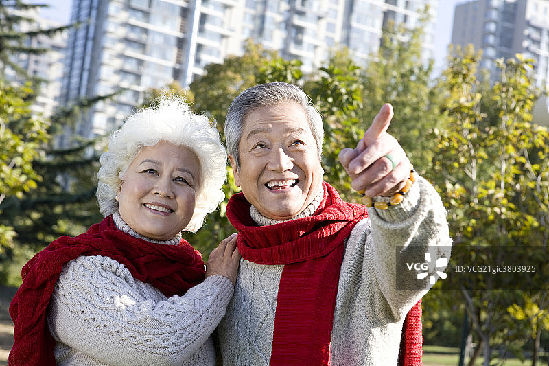 老年夫妇在一起图片素材