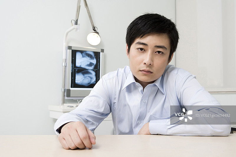 病人在痛苦中图片素材