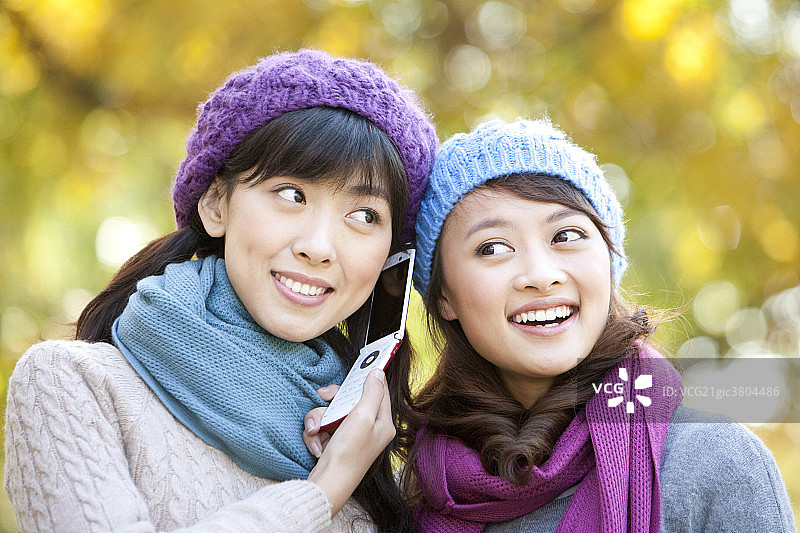 青年女子打电话图片素材