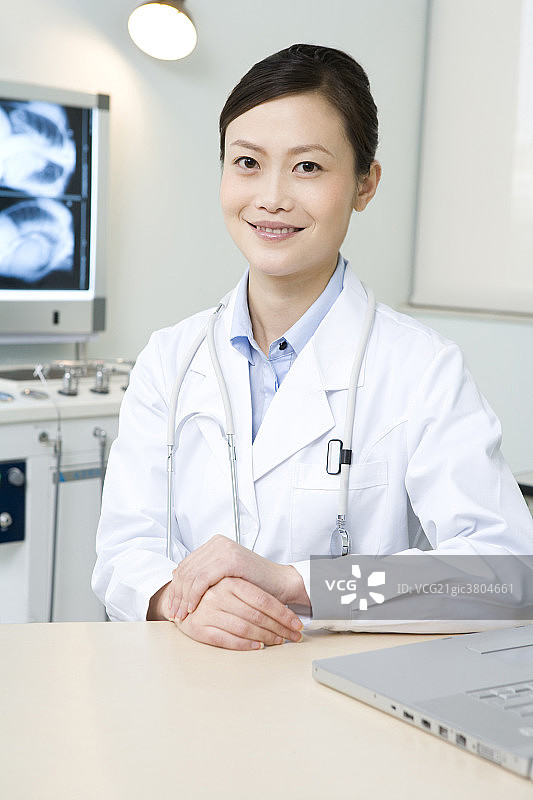 医生在治疗室图片素材