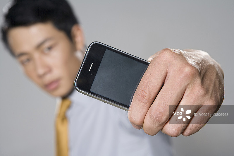 功夫商务男士和手机图片素材