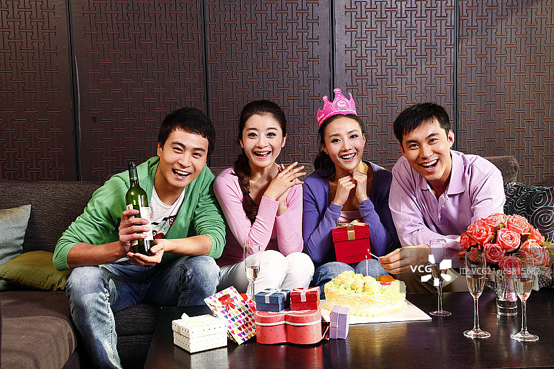 东方年轻人聚会图片素材