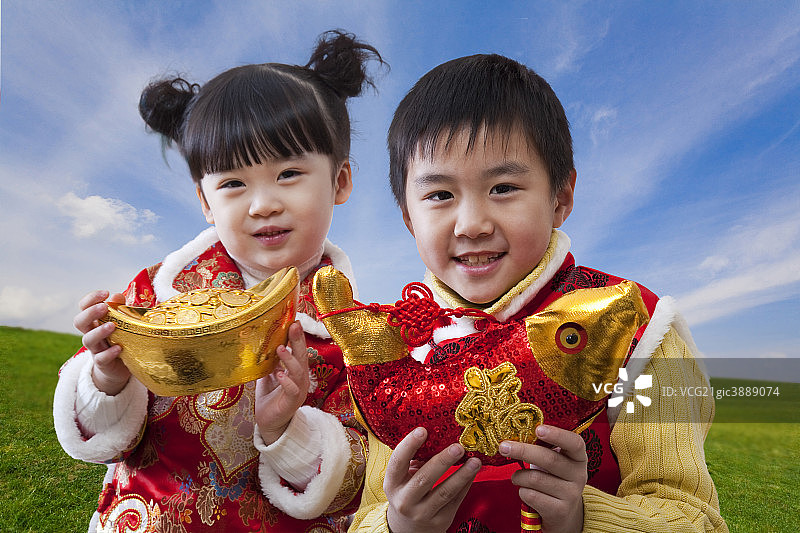 新年气氛里的儿童图片素材
