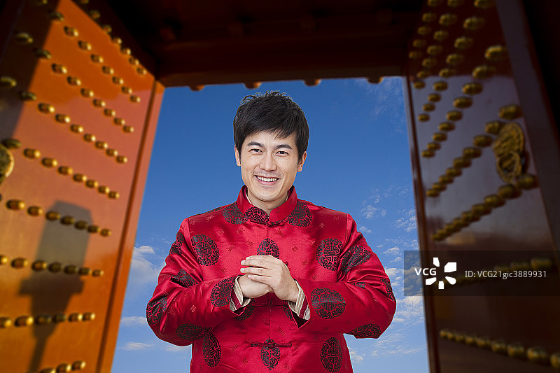 新年气氛里的男人图片素材