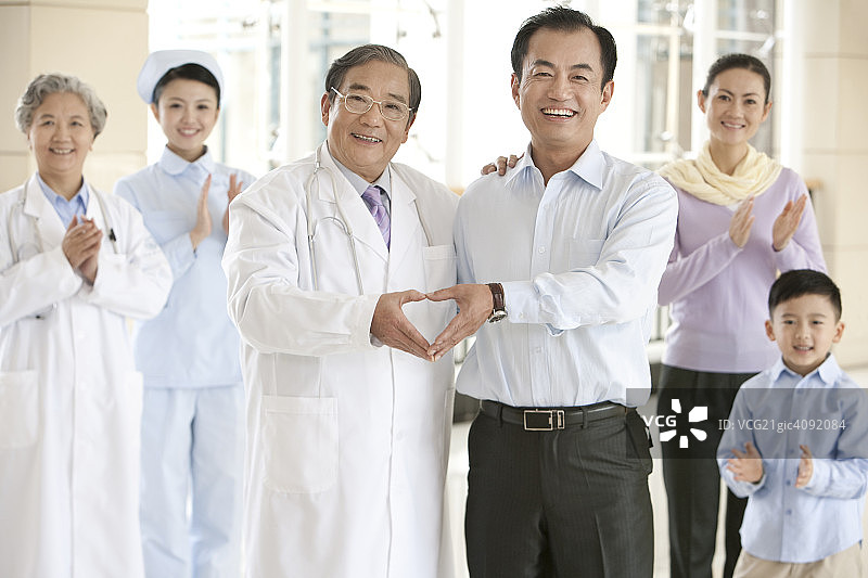 医务工作者和患者图片素材