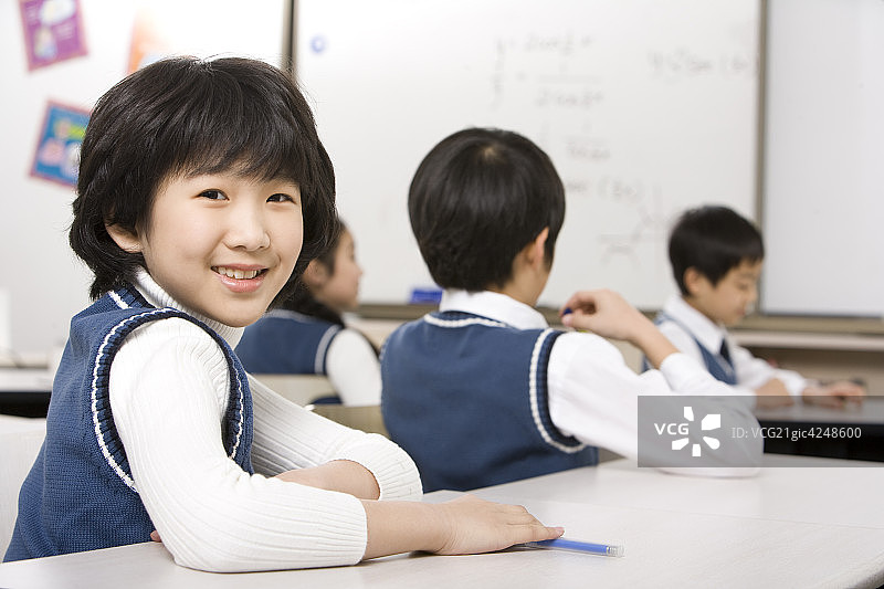 小学生在课堂图片素材