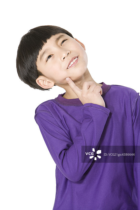 小男孩思考图片素材