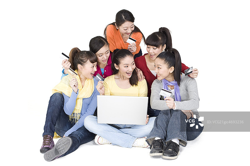 年轻女性网上团购图片素材