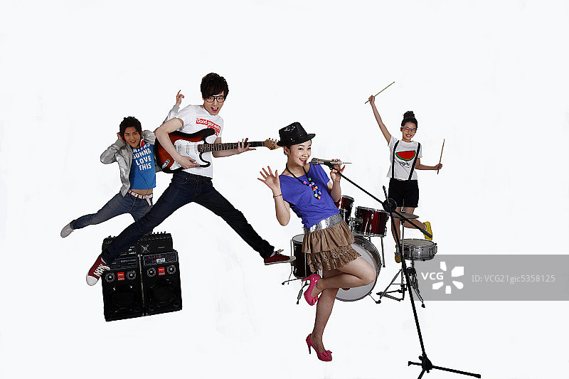 东方青年人演出图片素材