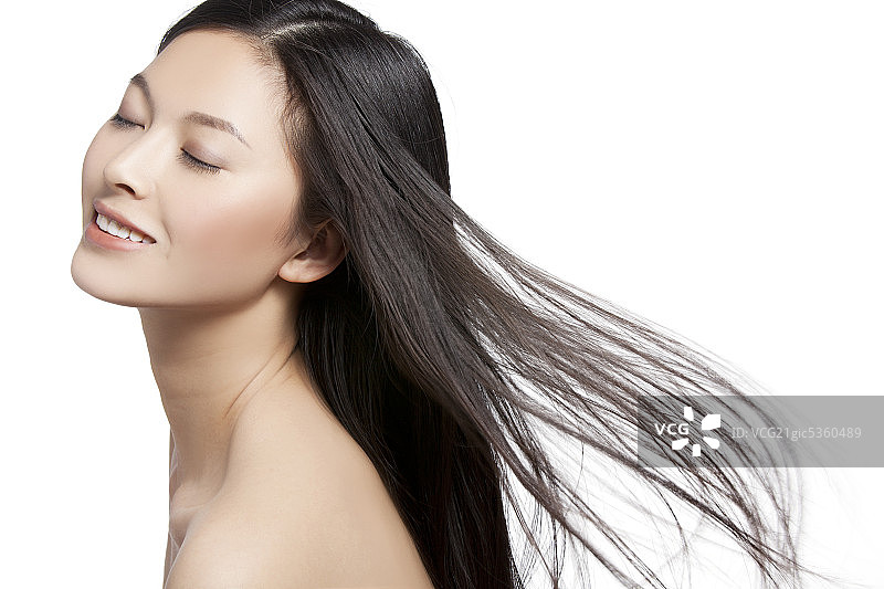 美女展示飘逸的秀发图片素材