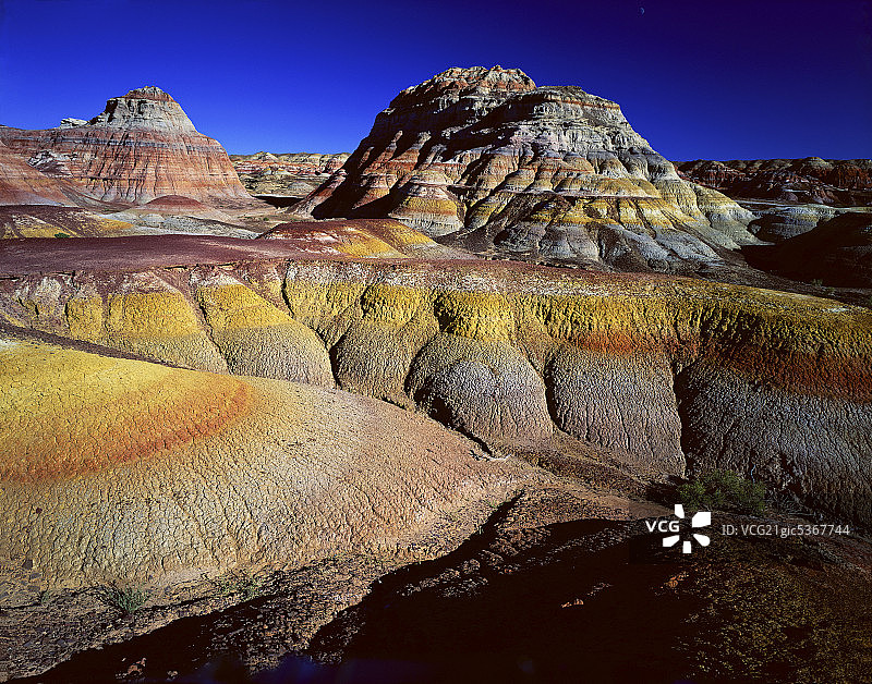 新疆五彩山图片素材