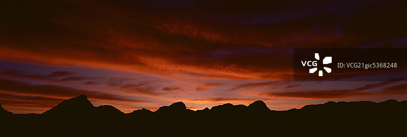新疆五彩山图片素材