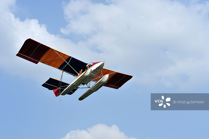 湖北省武汉东湖飞机图片素材