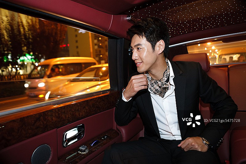 东方人奢华汽车生活图片素材