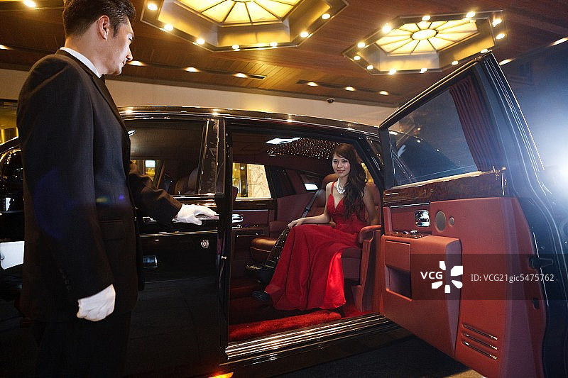 东方人奢华汽车生活图片素材