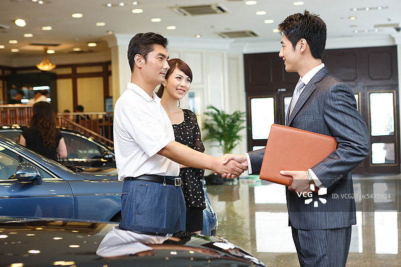 东方人奢华汽车生活图片素材