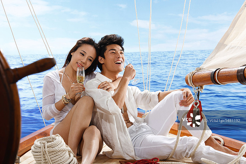 东方人航海出行图片素材